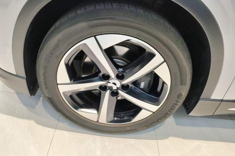 Used Nio EC6 2024 75 kWh Left Front Wheel Hub