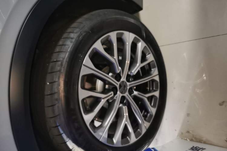 Used Nio EC6 2024 75 kWh Left Front Wheel Hub