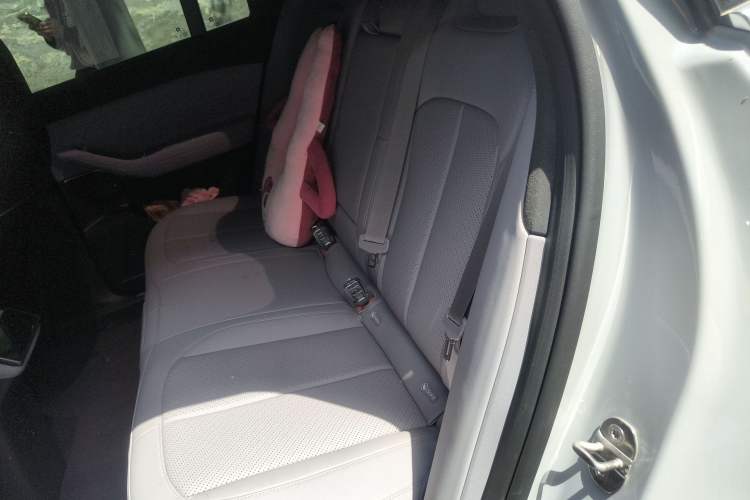 Used Nio EC6 2024 75 kWh Left Rear Seat