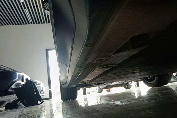 Used Nio EC6 2024 75 kWh Left Side Sill