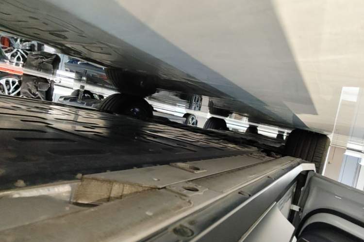 Used Nio EC6 2024 75 kWh Left Side Sill