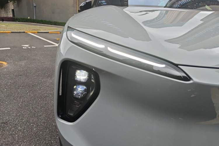 Used Nio EC6 2024 75 kWh Right Front Headlight