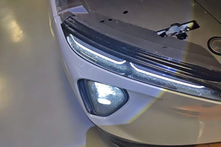 Used Nio EC6 2024 75 kWh Right Front Headlight
