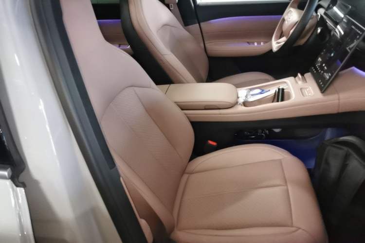 Used Nio EC6 2024 75 kWh Right Front Seat