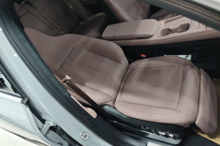 Used Nio EC6 2024 75 kWh Right Front Seat