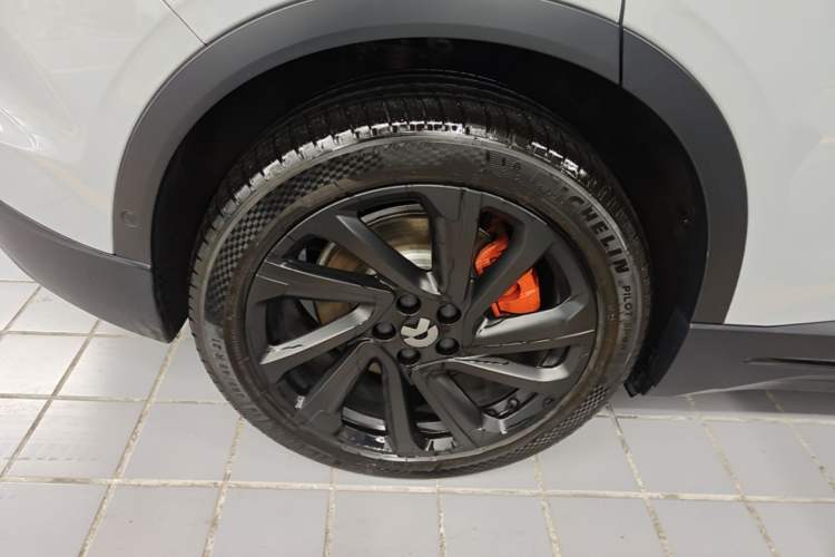 Used Nio EC6 2024 75 kWh Right Rear Wheel Hub