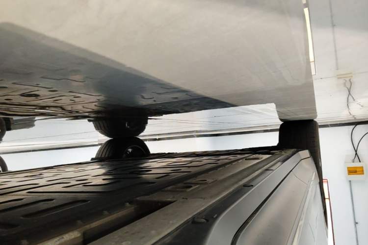 Used Nio EC6 2024 75 kWh Right Side Sill