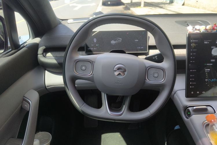 Used Nio EC6 2024 75 kWh Steering Wheel