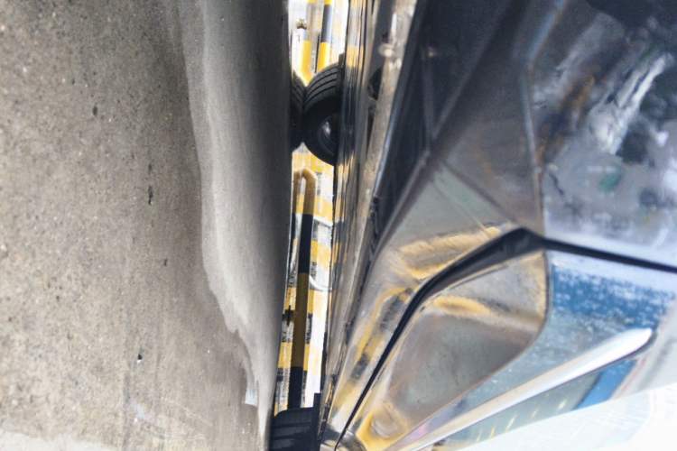 Used Nio EC6 2024 75 kWh Chassis Front Left