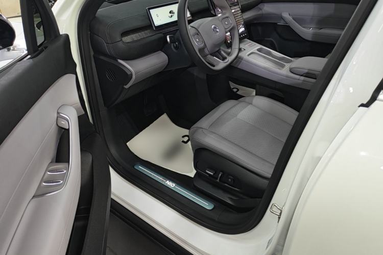 Used Nio EC6 2024 75 kWh Driver Seat