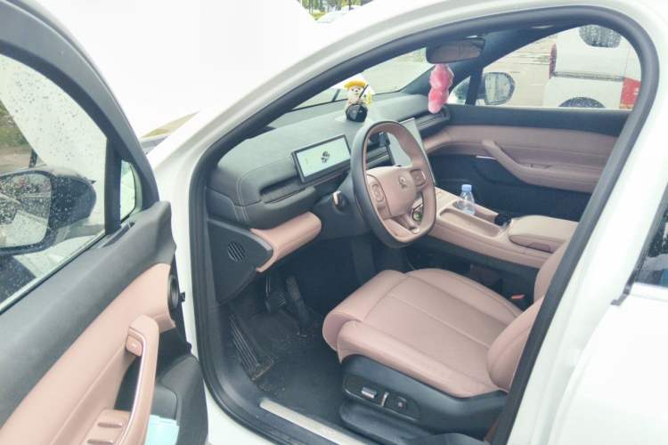 Used Nio EC6 2024 75 kWh Driver Seat