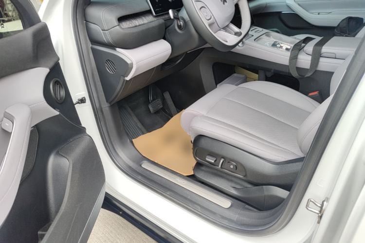 Used Nio EC6 2024 75 kWh Driver Seat
