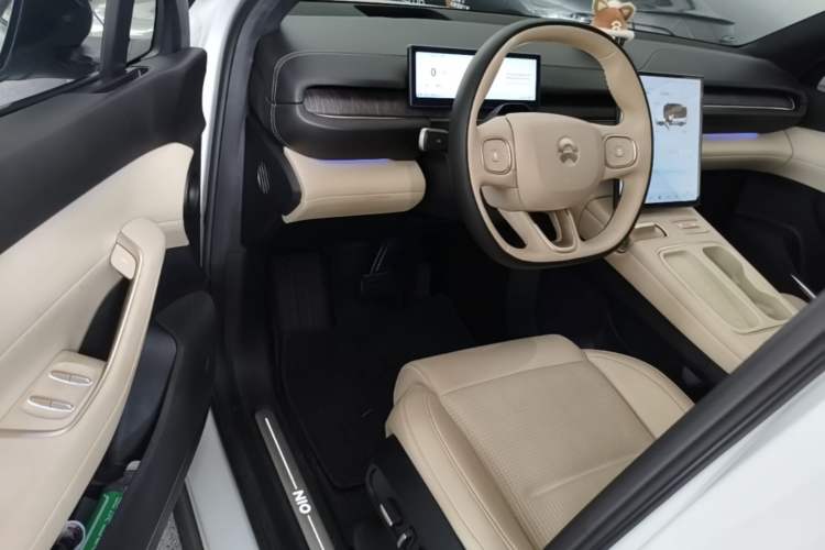 Used Nio EC6 2024 100 kWh Driver Seat