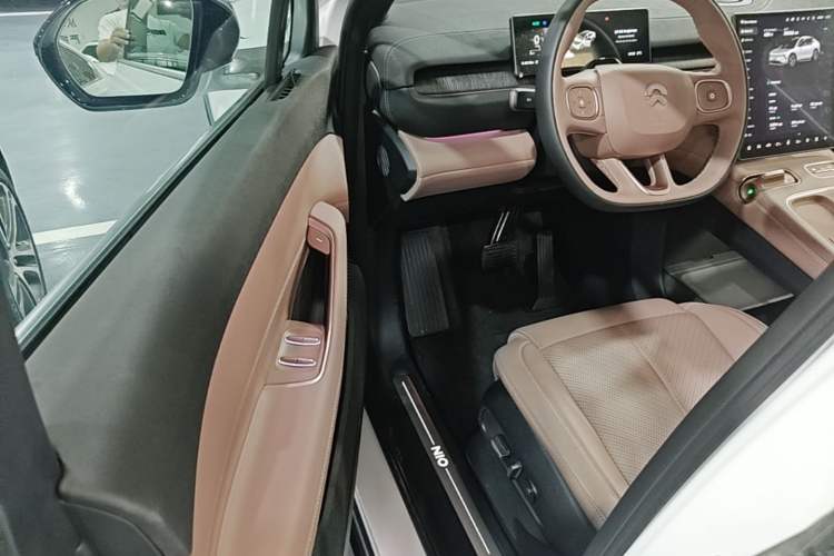 Used Nio EC6 2024 75 kWh Driver Seat