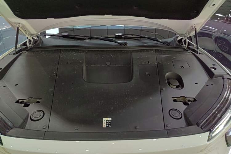 Used Nio EC6 2024 100 kWh Engine Bay