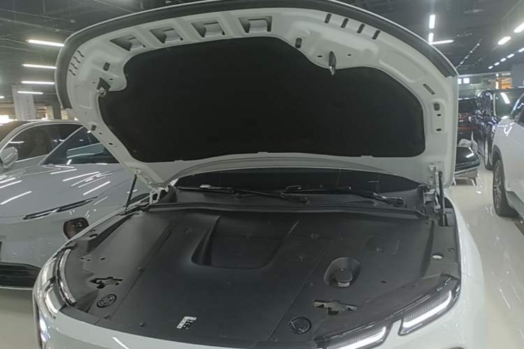 Used Nio EC6 2024 75 kWh Engine Bay