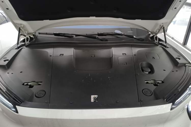 Used Nio EC6 2024 100 kWh Engine Bay