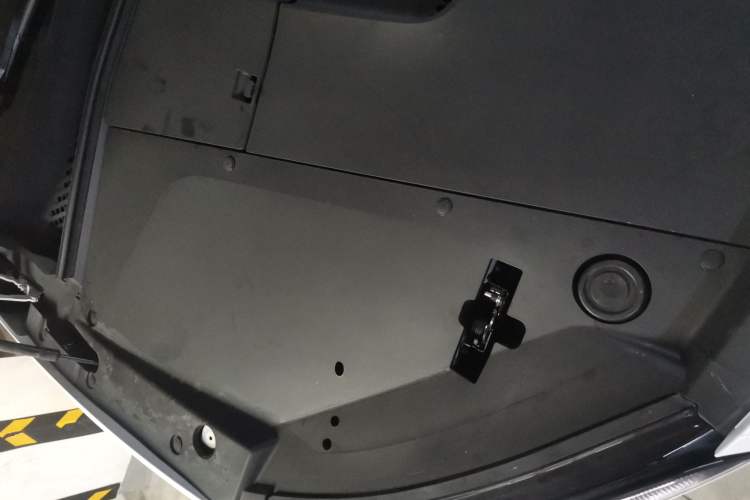 Used Nio EC6 2024 75 kWh Engine Bay Left