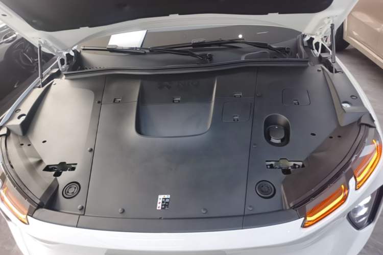 Used Nio EC6 2024 75 kWh Engine Bay