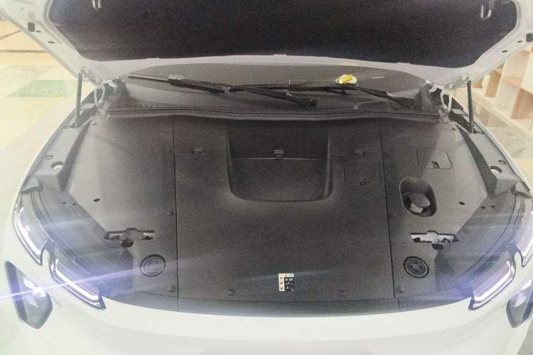 Used Nio EC6 2024 75 kWh Engine Bay