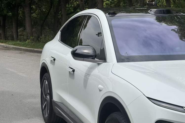 Used Nio EC6 2024 75 kWh Exterior 3