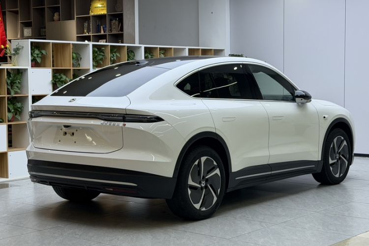 Used Nio EC6 2024 75 kWh Exterior 4