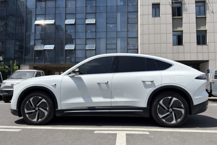 Used Nio EC6 2024 75 kWh Exterior 8