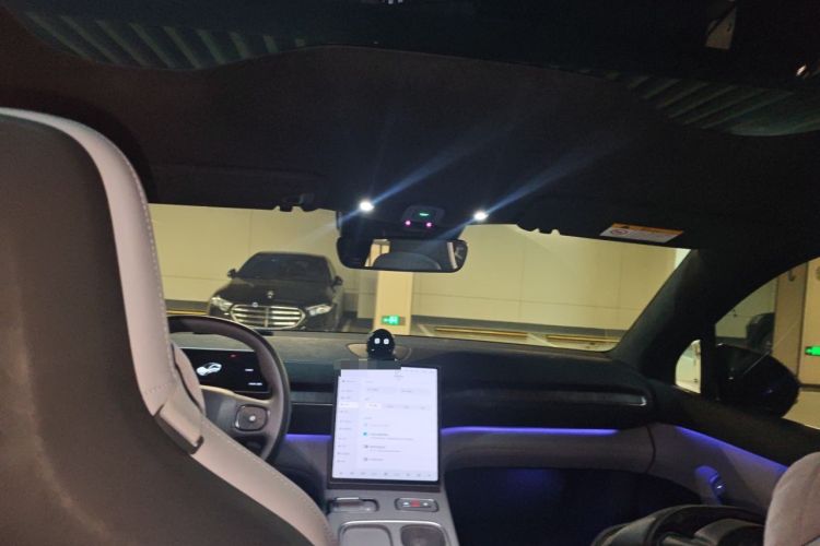 Used Nio EC6 2024 75 kWh Headliner