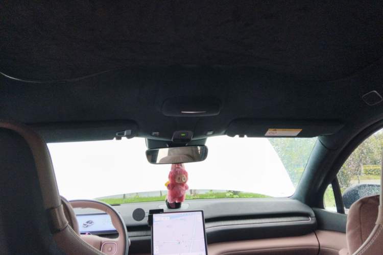 Used Nio EC6 2024 75 kWh Headliner