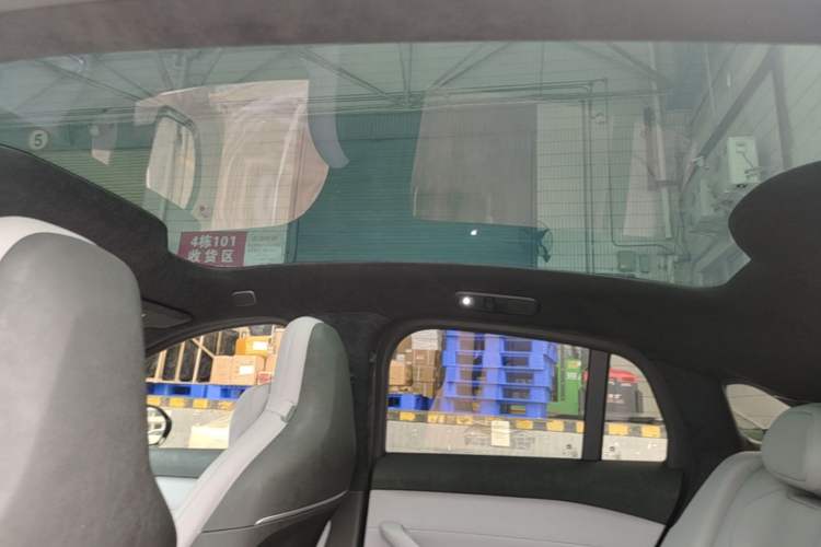 Used Nio EC6 2024 75 kWh Headliner