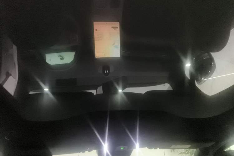 Used Nio EC6 2024 75 kWh Headliner