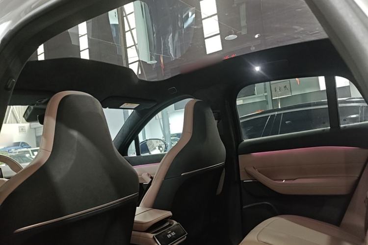 Used Nio EC6 2024 75 kWh Headliner