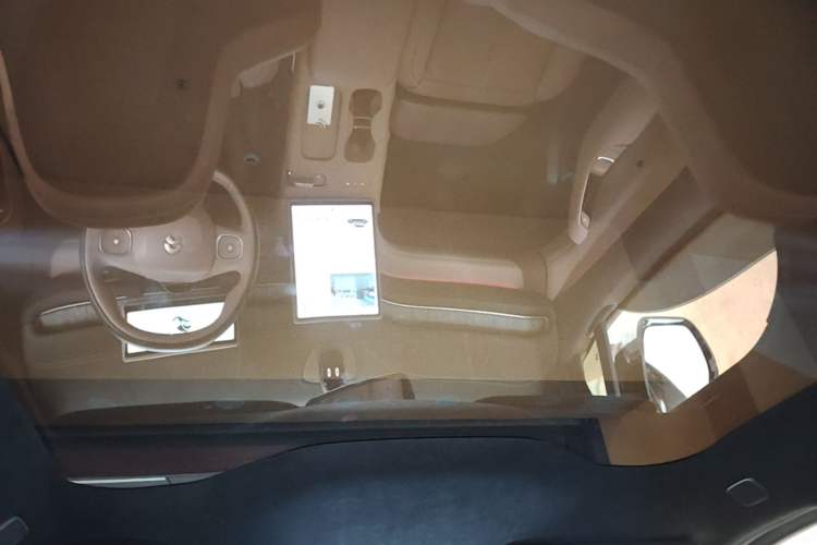 Used Nio EC6 2024 75 kWh Headliner