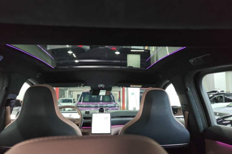 Used Nio EC6 2024 75 kWh Headliner