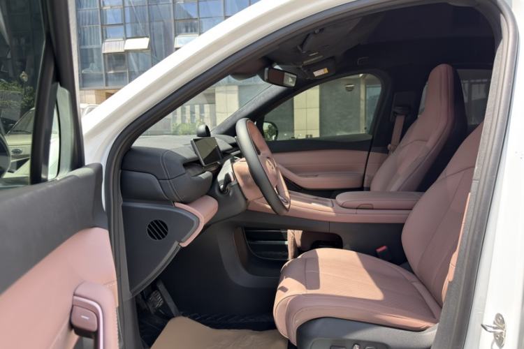 Used Nio EC6 2024 75 kWh Interior 3