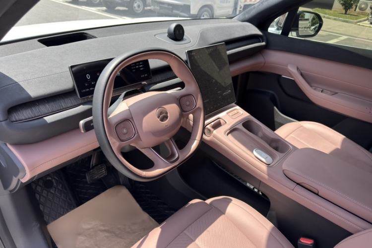 Used Nio EC6 2024 75 kWh Interior 4