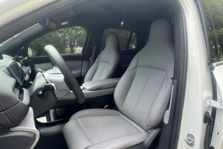Used Nio EC6 2024 75 kWh Interior 6