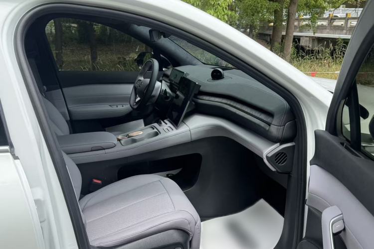 Used Nio EC6 2024 75 kWh Interior 8