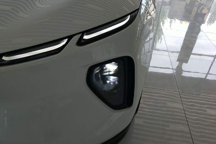 Used Nio EC6 2024 75 kWh Left Front Headlight
