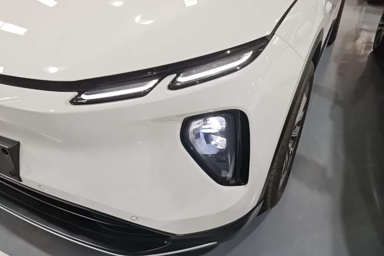 Used Nio EC6 2024 75 kWh Left Front Headlight
