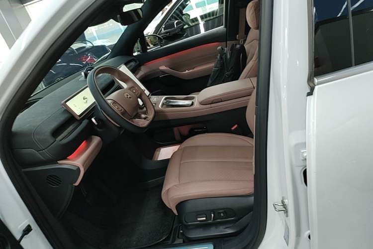 Used Nio EC6 2024 75 kWh Left Front Seat