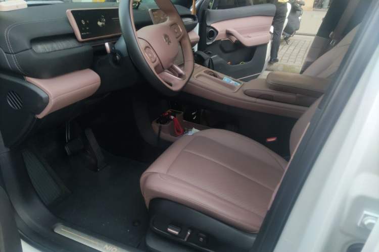 Used Nio EC6 2024 75 kWh Left Front Seat