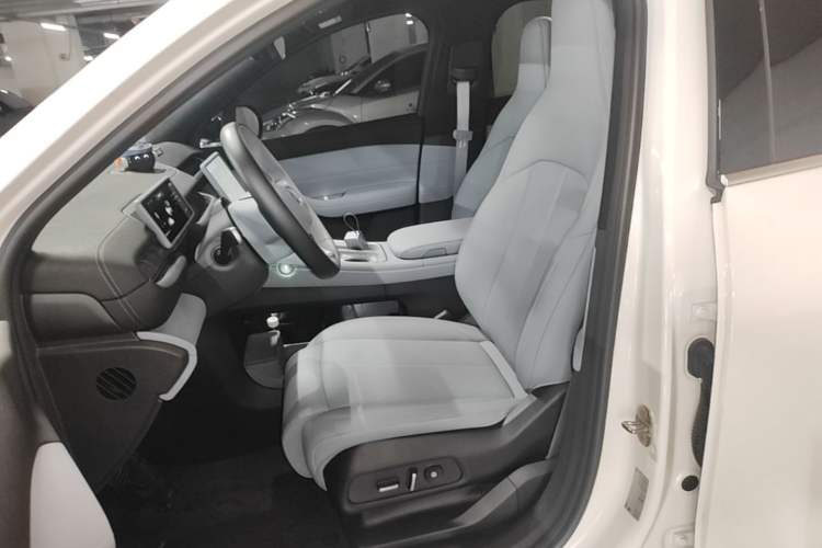 Used Nio EC6 2024 75 kWh Left Front Seat