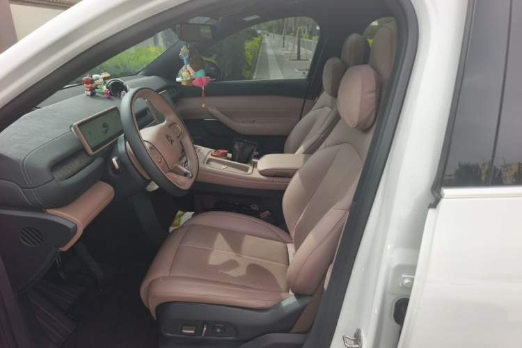 Used Nio EC6 2024 75 kWh Left Front Seat