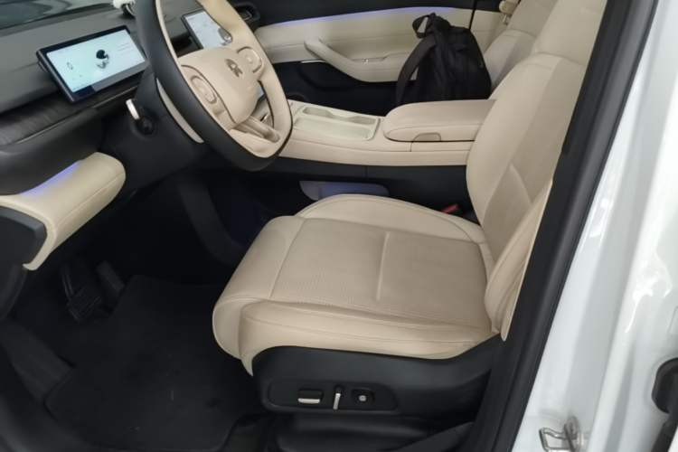 Used Nio EC6 2024 100 kWh Left Front Seat