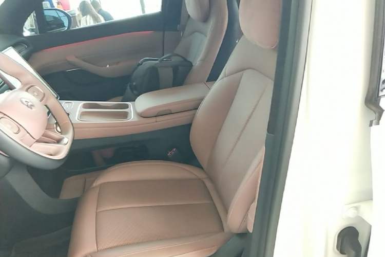 Used Nio EC6 2024 75 kWh Left Front Seat