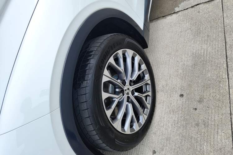Used Nio EC6 2024 75 kWh Left Front Wheel Hub