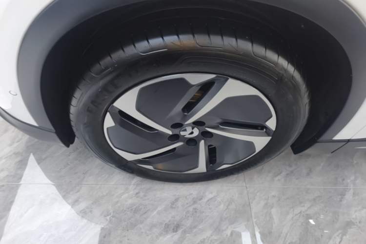 Used Nio EC6 2024 75 kWh Left Front Wheel Hub