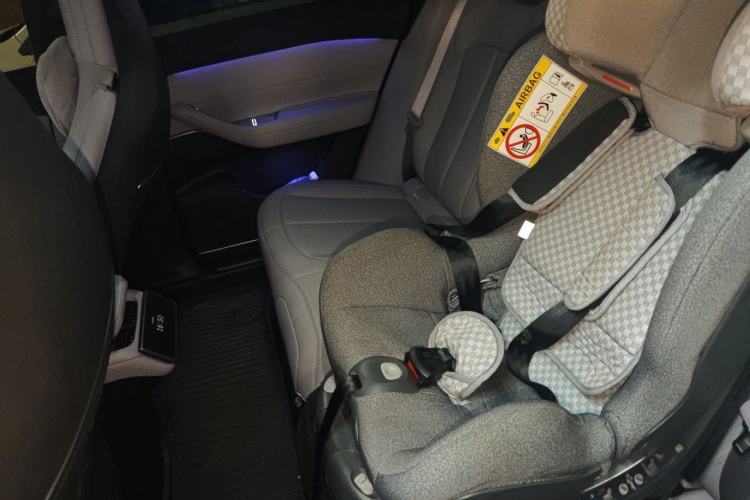 Used Nio EC6 2024 75 kWh Left Rear Seat