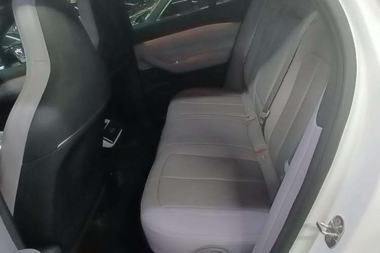 Used Nio EC6 2024 75 kWh Left Rear Seat